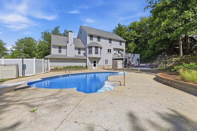 50 Weyfair Path, Weymouth, MA 02190