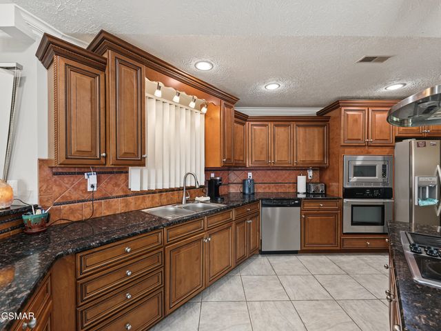 760 Gates Lane, Kodak, TN 37764