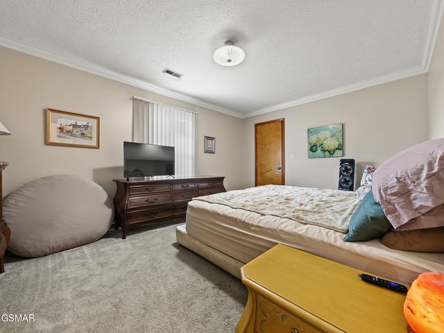 760 Gates Lane, Kodak, TN 37764