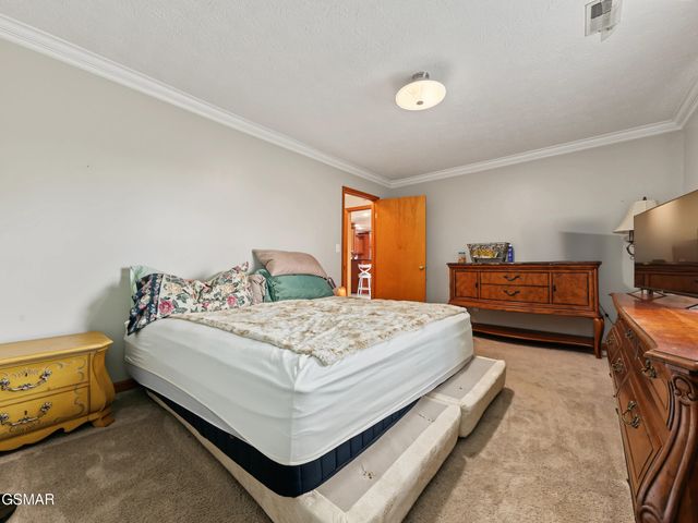 760 Gates Lane, Kodak, TN 37764