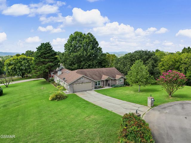 760 Gates Lane, Kodak, TN 37764