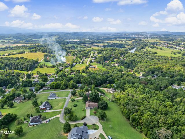 760 Gates Lane, Kodak, TN 37764