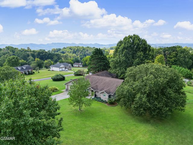 760 Gates Lane, Kodak, TN 37764