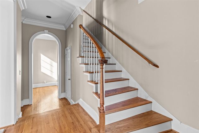 2515 N Macgregor Way, Houston, TX 77004