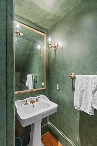 2515 N Macgregor Way, Houston, TX 77004