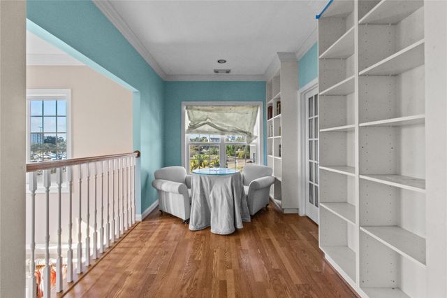 2515 N Macgregor Way, Houston, TX 77004