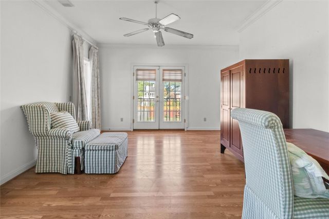 2515 N Macgregor Way, Houston, TX 77004