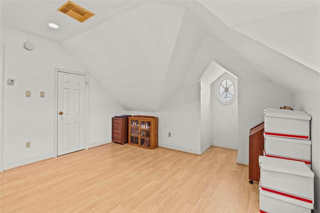 2515 N Macgregor Way, Houston, TX 77004