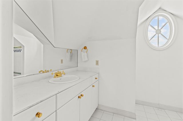 2515 N Macgregor Way, Houston, TX 77004