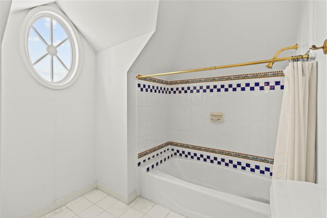 2515 N Macgregor Way, Houston, TX 77004