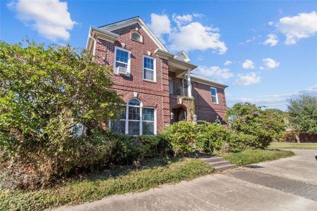 2515 N Macgregor Way, Houston, TX 77004