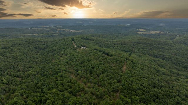 11571 Co Rd E 76 211, Ava, MO 65608