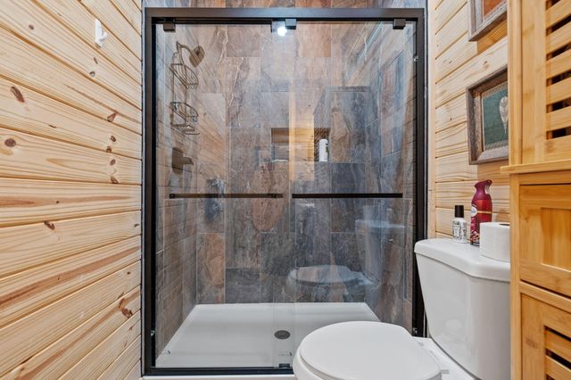 11571 Co Rd E 76 211, Ava, MO 65608