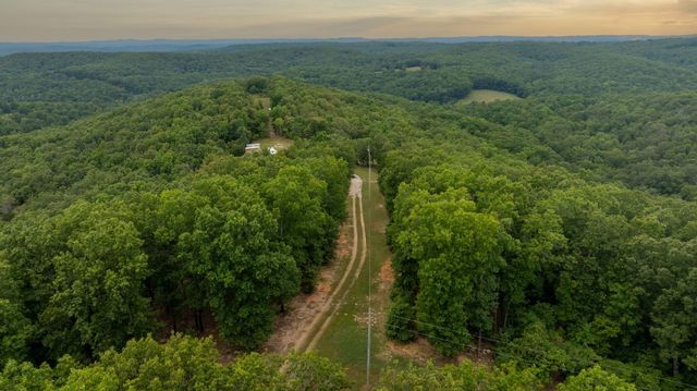 11571 Co Rd E 76 211, Ava, MO 65608