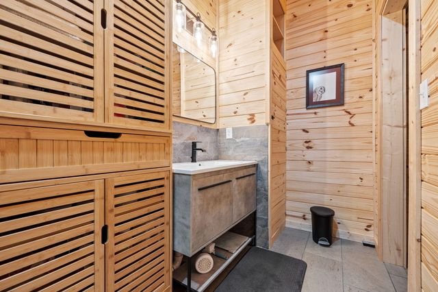 11571 Co Rd E 76 211, Ava, MO 65608