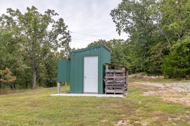 11571 Co Rd E 76 211, Ava, MO 65608