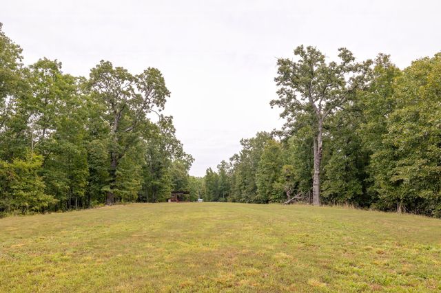 11571 Co Rd E 76 211, Ava, MO 65608