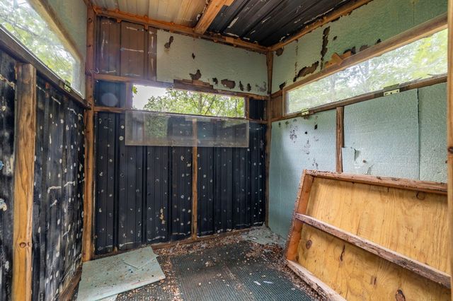 11571 Co Rd E 76 211, Ava, MO 65608