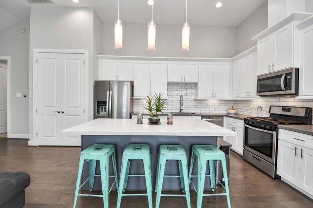 3305 Daphne Street, Houston, TX 77021