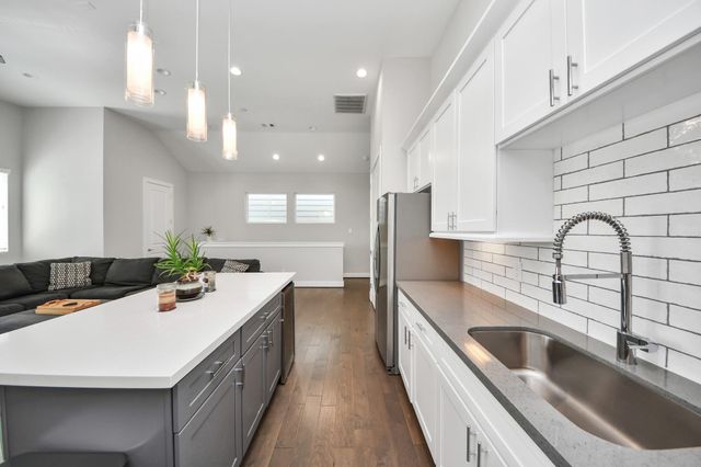 3305 Daphne Street, Houston, TX 77021