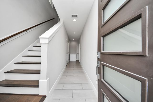 3305 Daphne Street, Houston, TX 77021