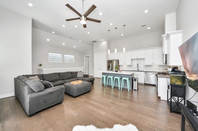 3305 Daphne Street, Houston, TX 77021