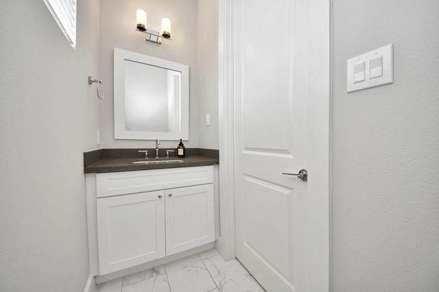 3305 Daphne Street, Houston, TX 77021