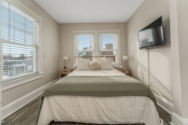 37 E SOMERSET STREET, Raritan Boro, NJ 08869