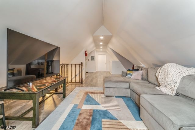 37 E SOMERSET STREET, Raritan Boro, NJ 08869