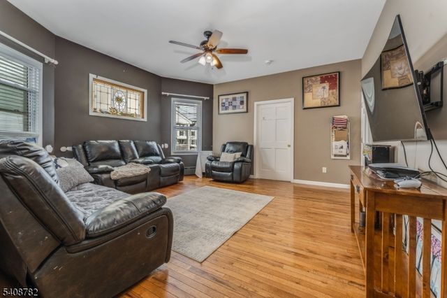 37 E SOMERSET STREET, Raritan Boro, NJ 08869