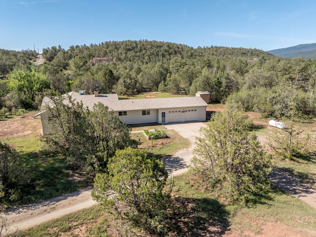 16 MEADOWLARK Lane, Sandia Park, NM 87047