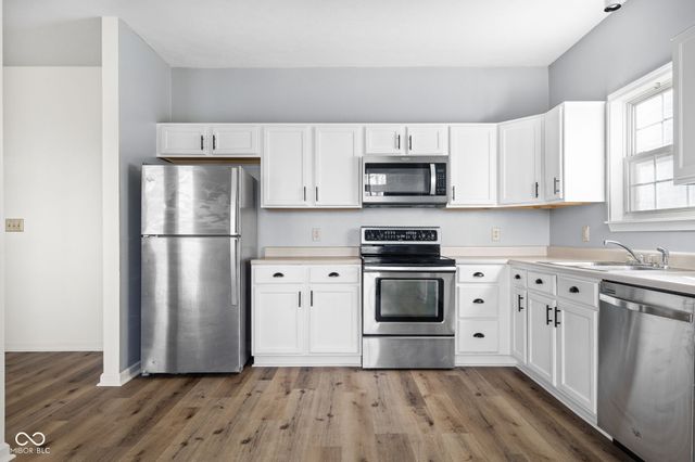 868 Flying Sun Drive, Avon, IN 46123