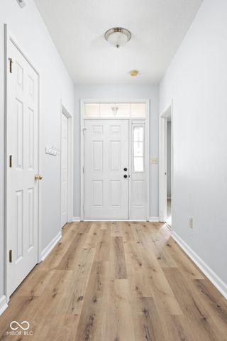 868 Flying Sun Drive, Avon, IN 46123