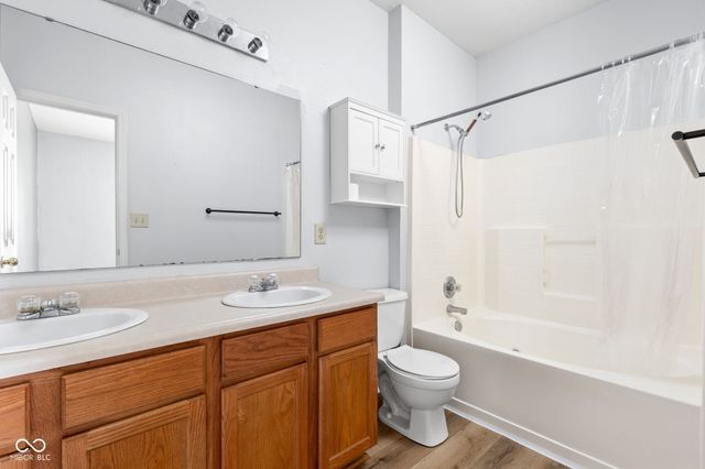 868 Flying Sun Drive, Avon, IN 46123