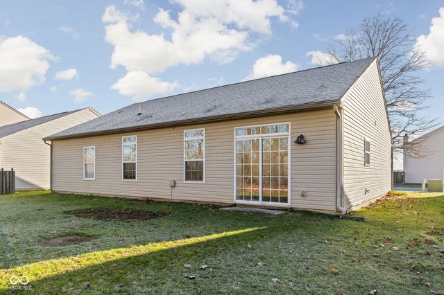 868 Flying Sun Drive, Avon, IN 46123