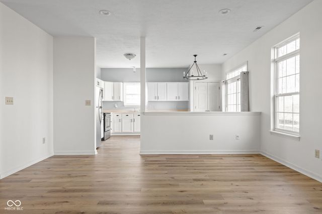 868 Flying Sun Drive, Avon, IN 46123