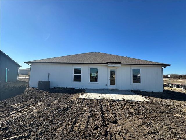 20801 Fairview Street, Edgerton, KS 66021