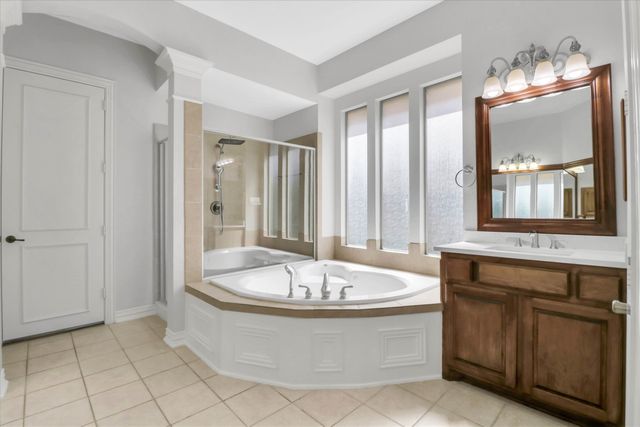 1216 Queen Peggy Lane, Lewisville, TX 75056