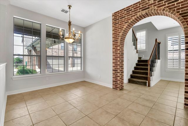 1216 Queen Peggy Lane, Lewisville, TX 75056