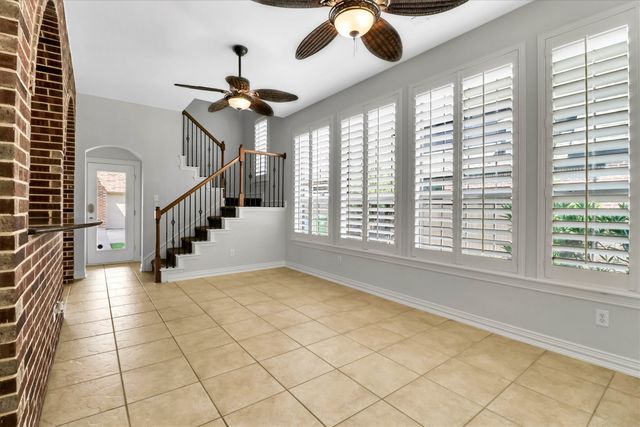 1216 Queen Peggy Lane, Lewisville, TX 75056