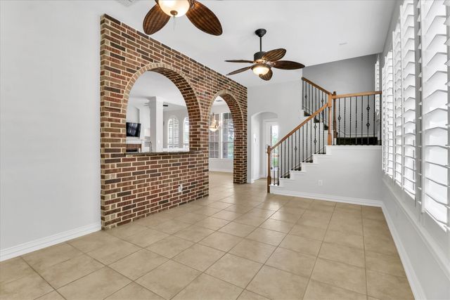 1216 Queen Peggy Lane, Lewisville, TX 75056