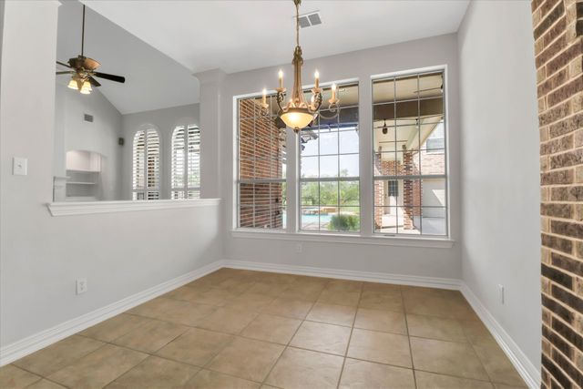 1216 Queen Peggy Lane, Lewisville, TX 75056