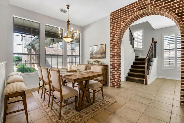 1216 Queen Peggy Lane, Lewisville, TX 75056