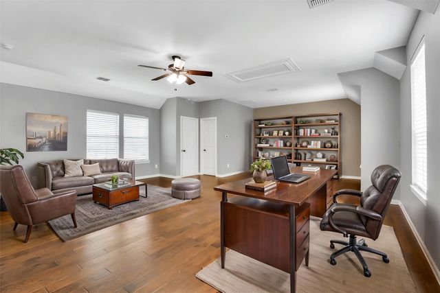 1216 Queen Peggy Lane, Lewisville, TX 75056