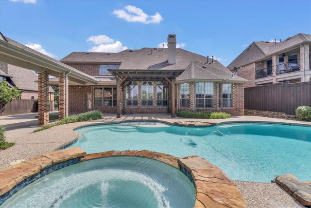 1216 Queen Peggy Lane, Lewisville, TX 75056