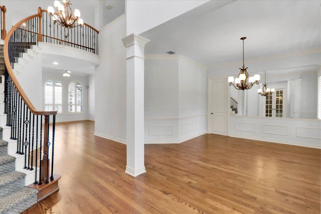 1216 Queen Peggy Lane, Lewisville, TX 75056