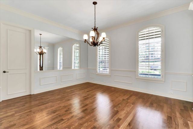 1216 Queen Peggy Lane, Lewisville, TX 75056