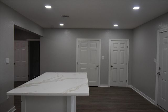 2907 Avenue K, Bay City, TX 77414