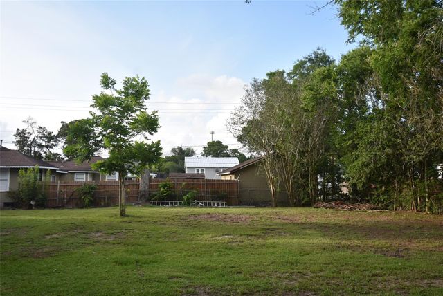 2907 Avenue K, Bay City, TX 77414