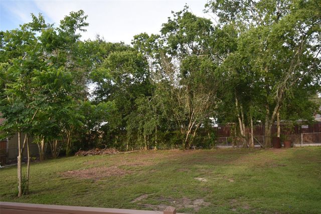 2907 Avenue K, Bay City, TX 77414